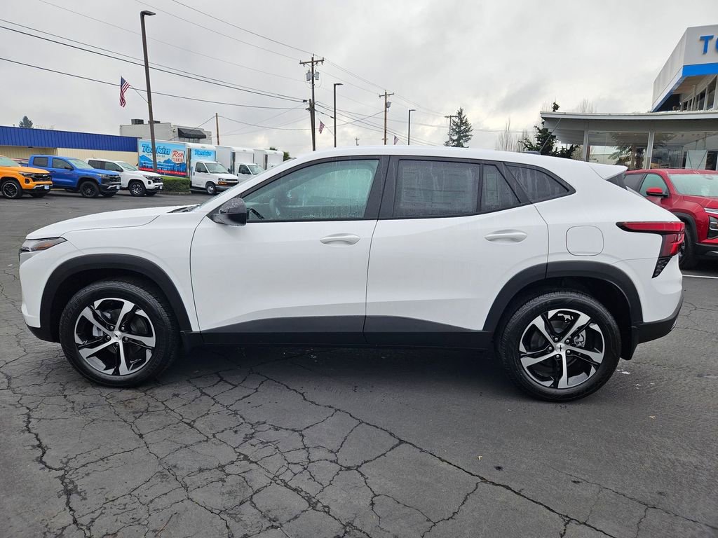 2026 Chevrolet Trax photo 2