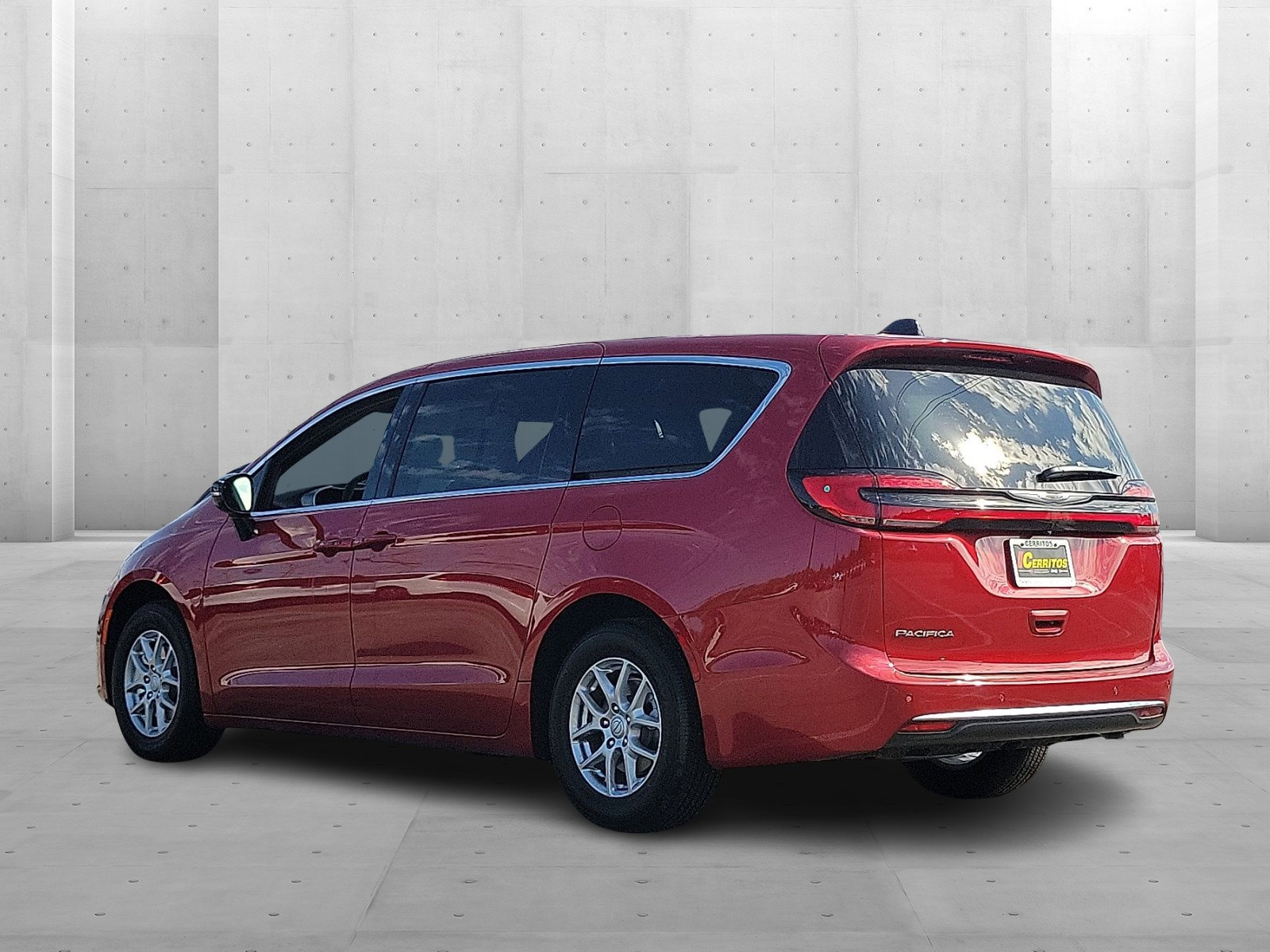 2026 Chrysler Pacifica photo 2