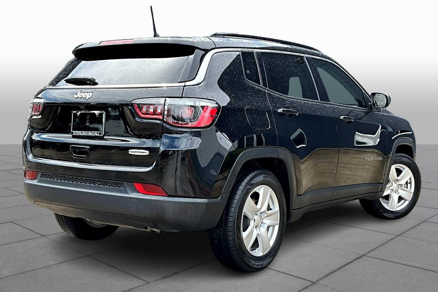 2022 Jeep Compass Latitude photo 8