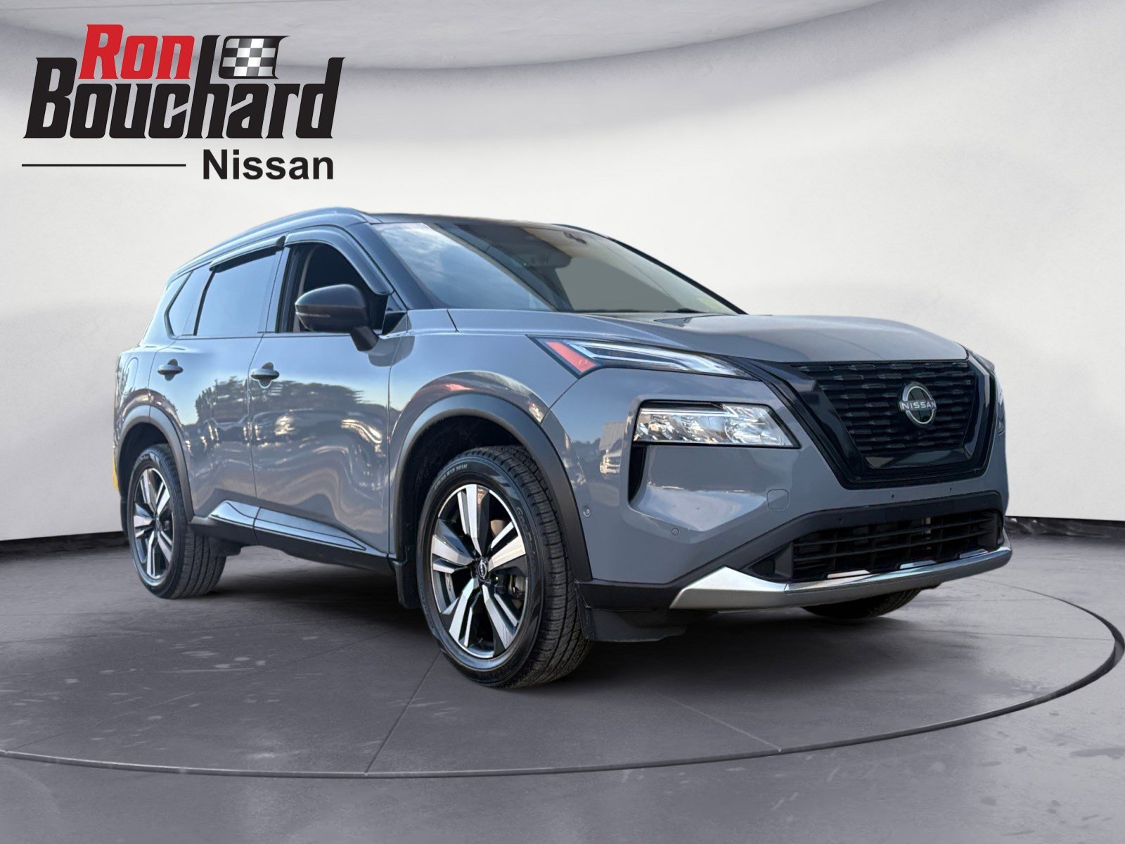 2023 Nissan Rogue Platinum's photo
