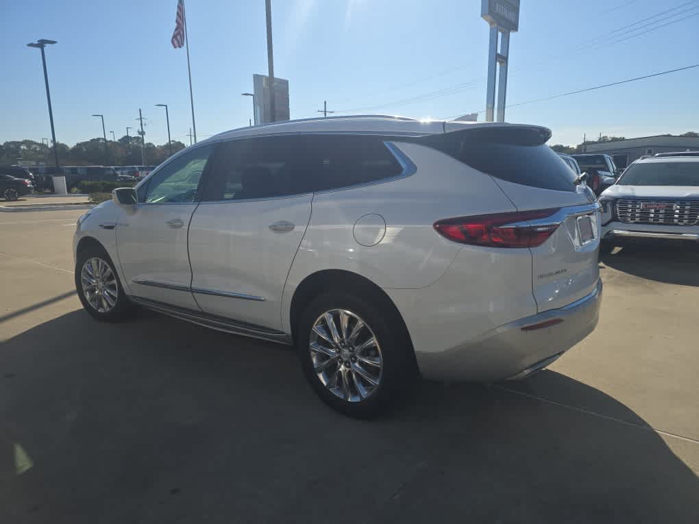 2020 Buick Enclave Essence photo 3