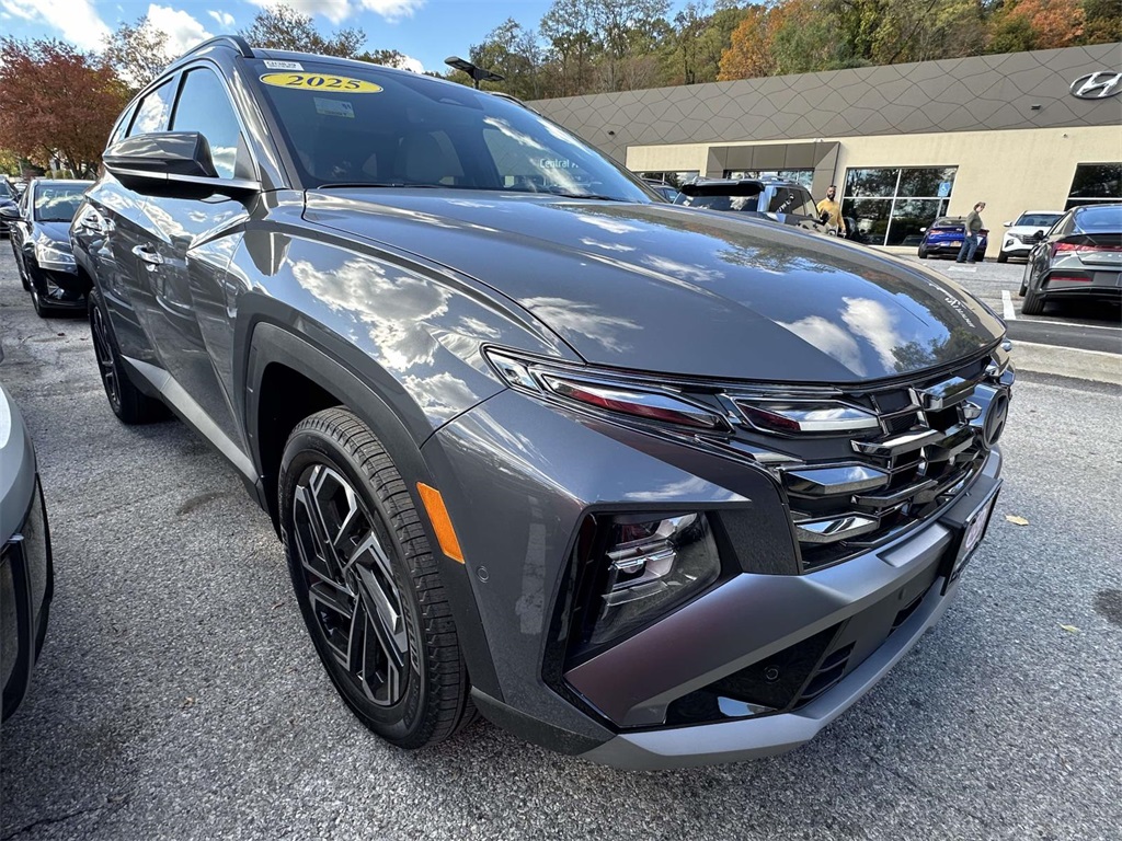 2025 Hyundai Tucson Limited photo 2