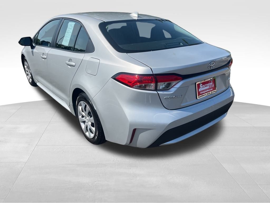 2022 Toyota Corolla LE photo 2