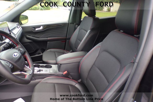 2025 Ford Escape ST-Line photo 16