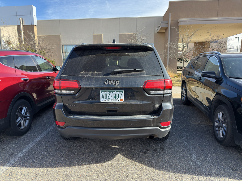 2016 Jeep Grand Cherokee Laredo photo 2