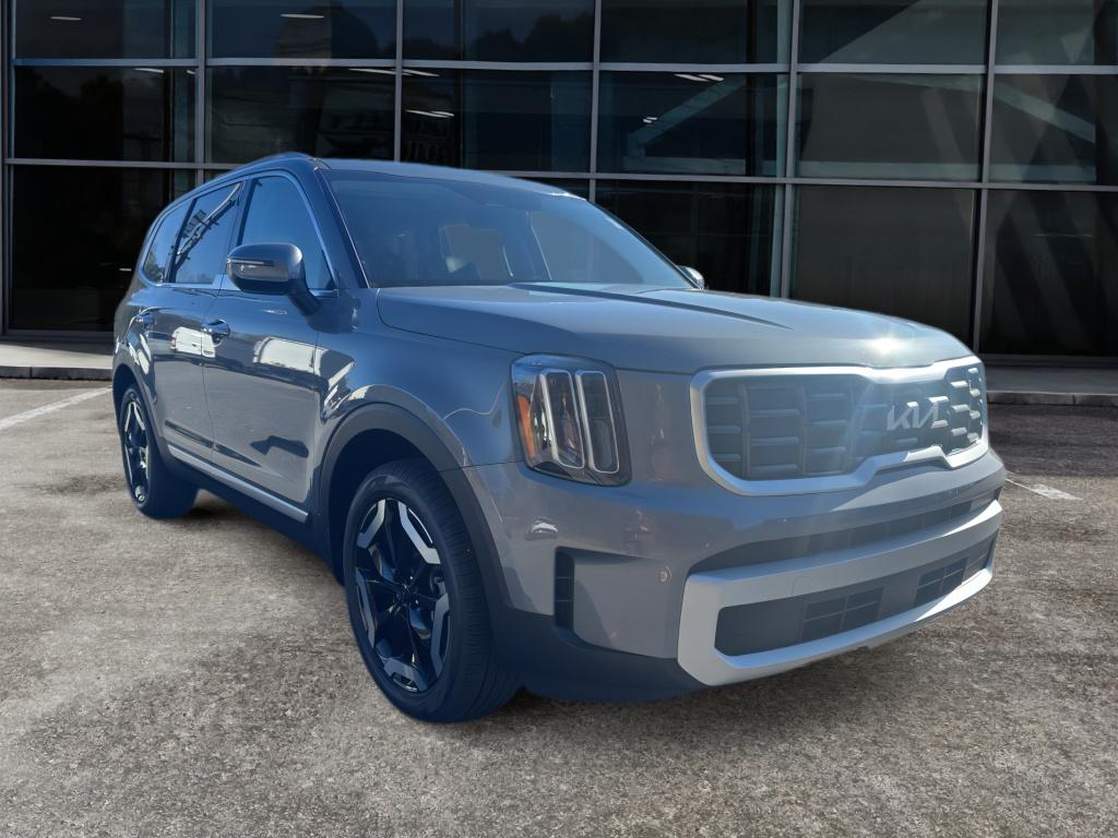 2025 Kia Telluride S photo 2
