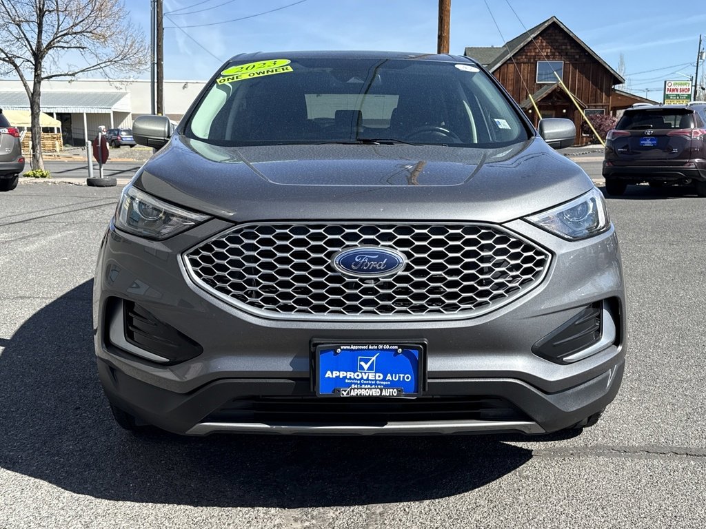 2023 Ford Edge SEL photo 2
