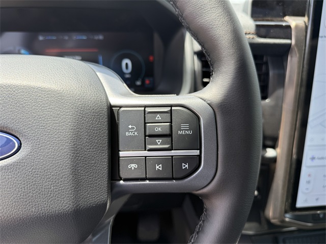 2025 Ford F-150 Lightning Lariat photo 24