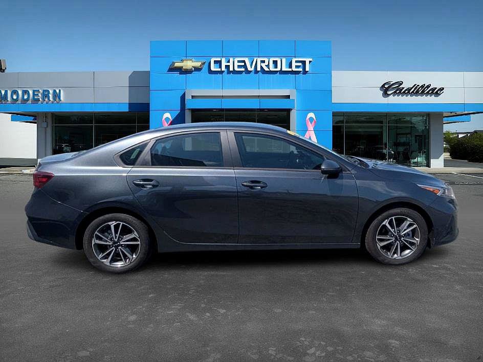 2023 Kia Forte LXS photo 4