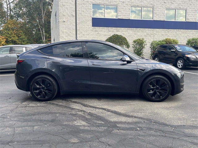 2025 Tesla Model Y Long Range photo 2