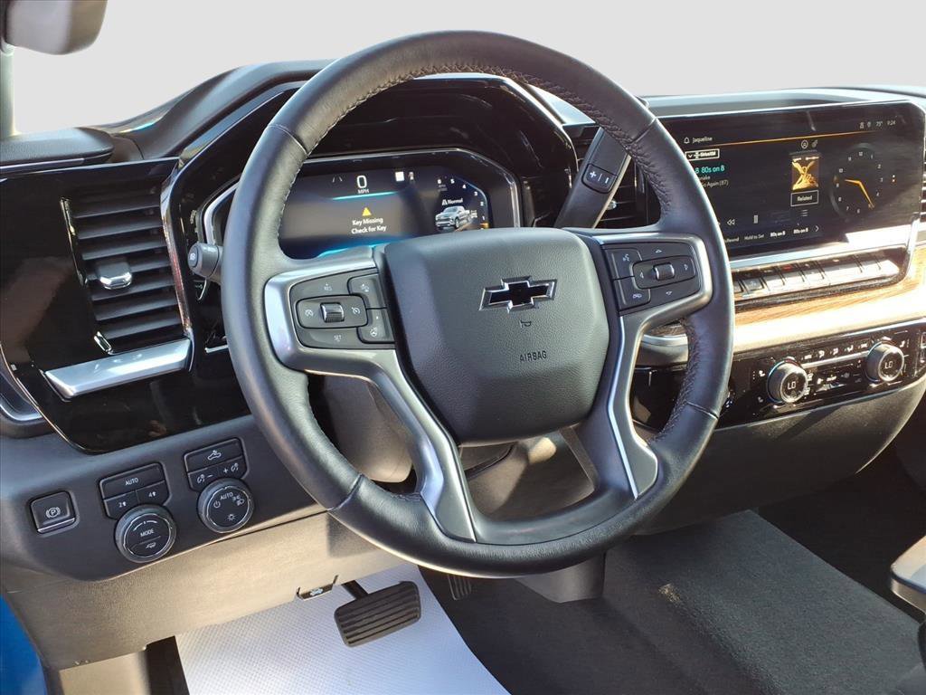 2022 Chevrolet Silverado 1500 LT photo 12