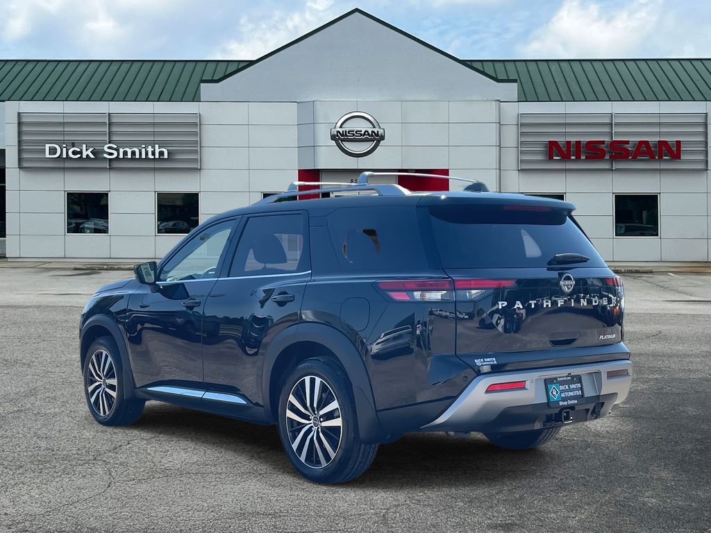2025 Nissan Pathfinder Platinum photo 2