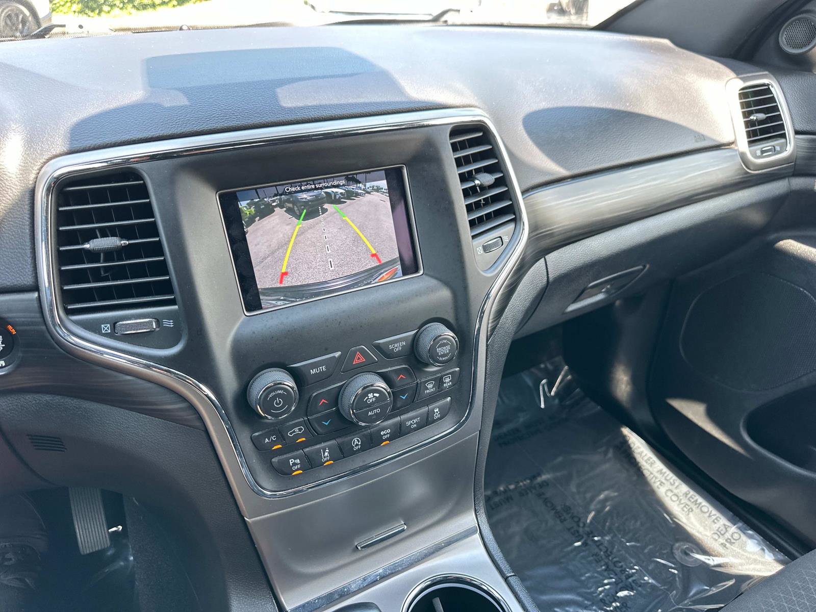 2021 Jeep Grand Cherokee Laredo E photo 23