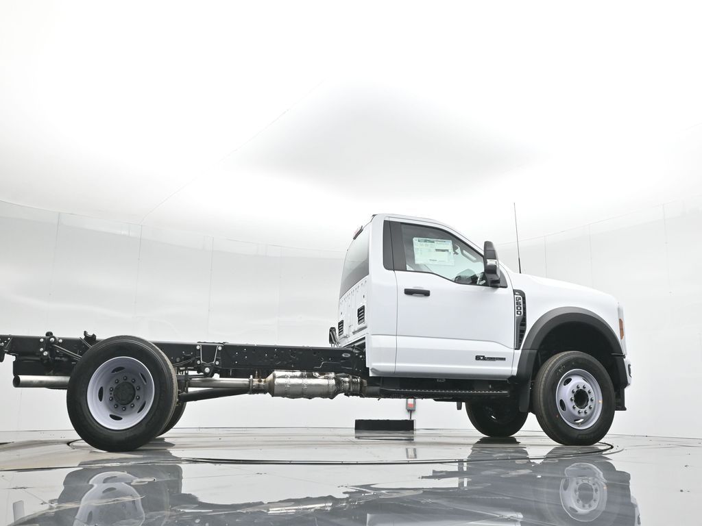 2024 Ford F-600 Chassis XL