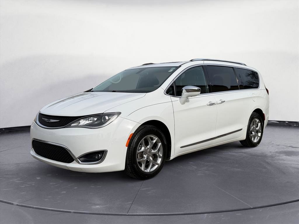 Used 2017 Chrysler Pacifica Limited with VIN 2C4RC1GG3HR635304 for sale in Terre Haute, IN