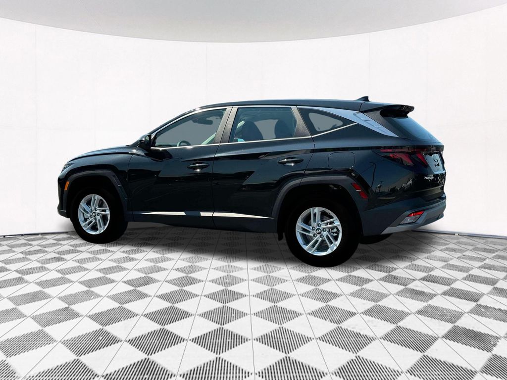 2025 Hyundai Tucson SE photo 3