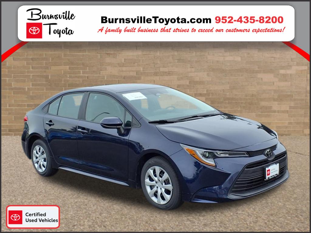 2024 Toyota Corolla LE's photo