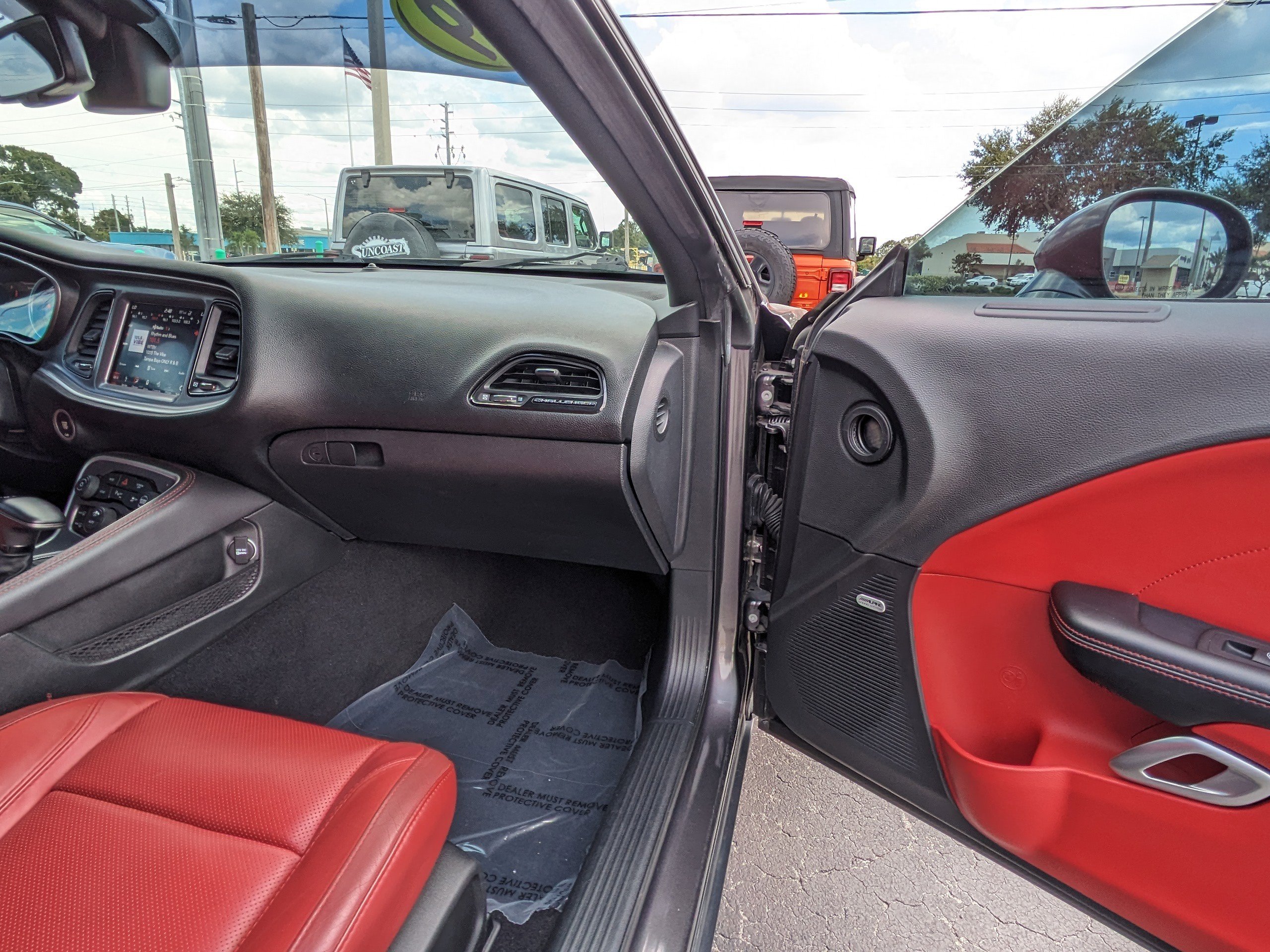 2019 Dodge Challenger SXT photo 13