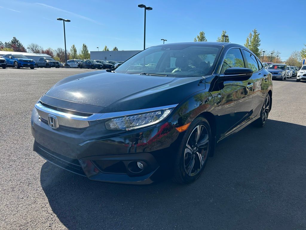 2017 Honda Civic Touring photo 4