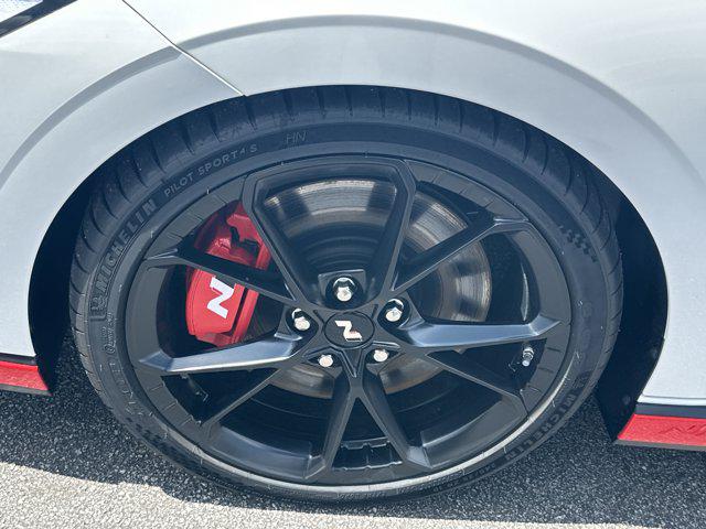 2025 Hyundai Elantra N photo 11