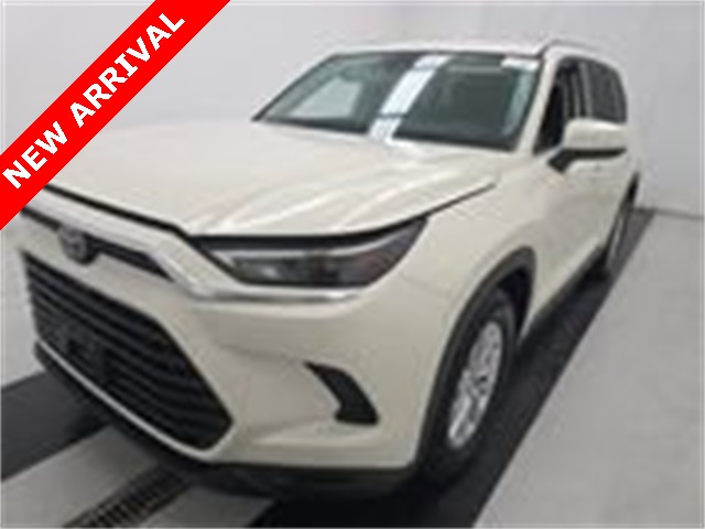 2024 Toyota Grand Highlander XLE photo 3