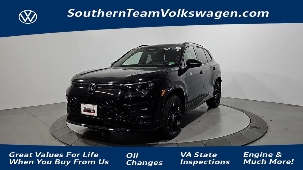 2025 Volkswagen Tiguan SE R-LINE BLACK's photo
