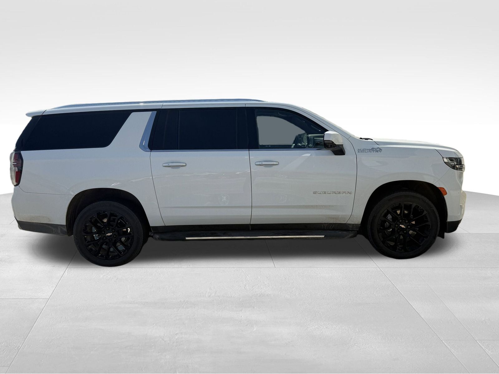 2024 Chevrolet Suburban High Country photo 3
