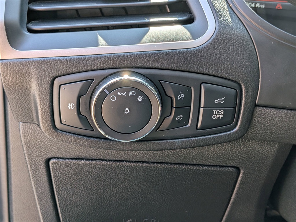 2022 Ford Edge SEL photo 13