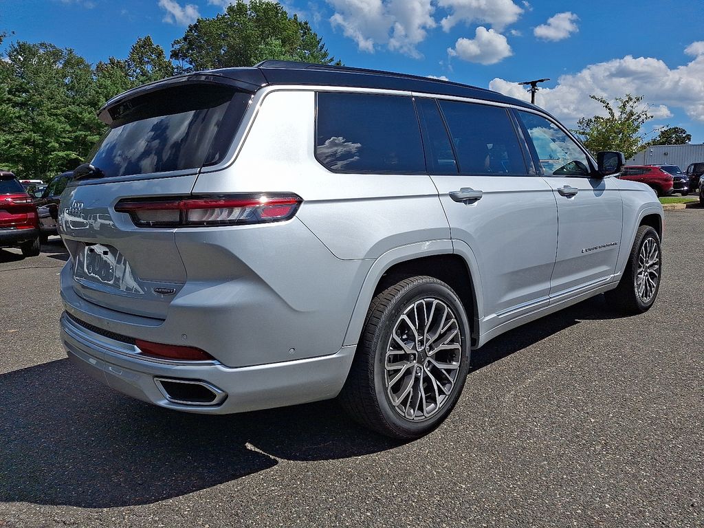 2025 Jeep Grand Cherokee L Summit Reserve photo 3