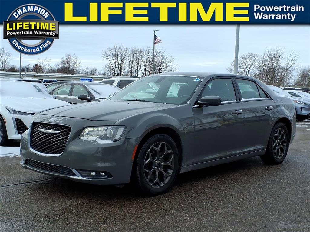 2018 Chrysler 300 S's photo
