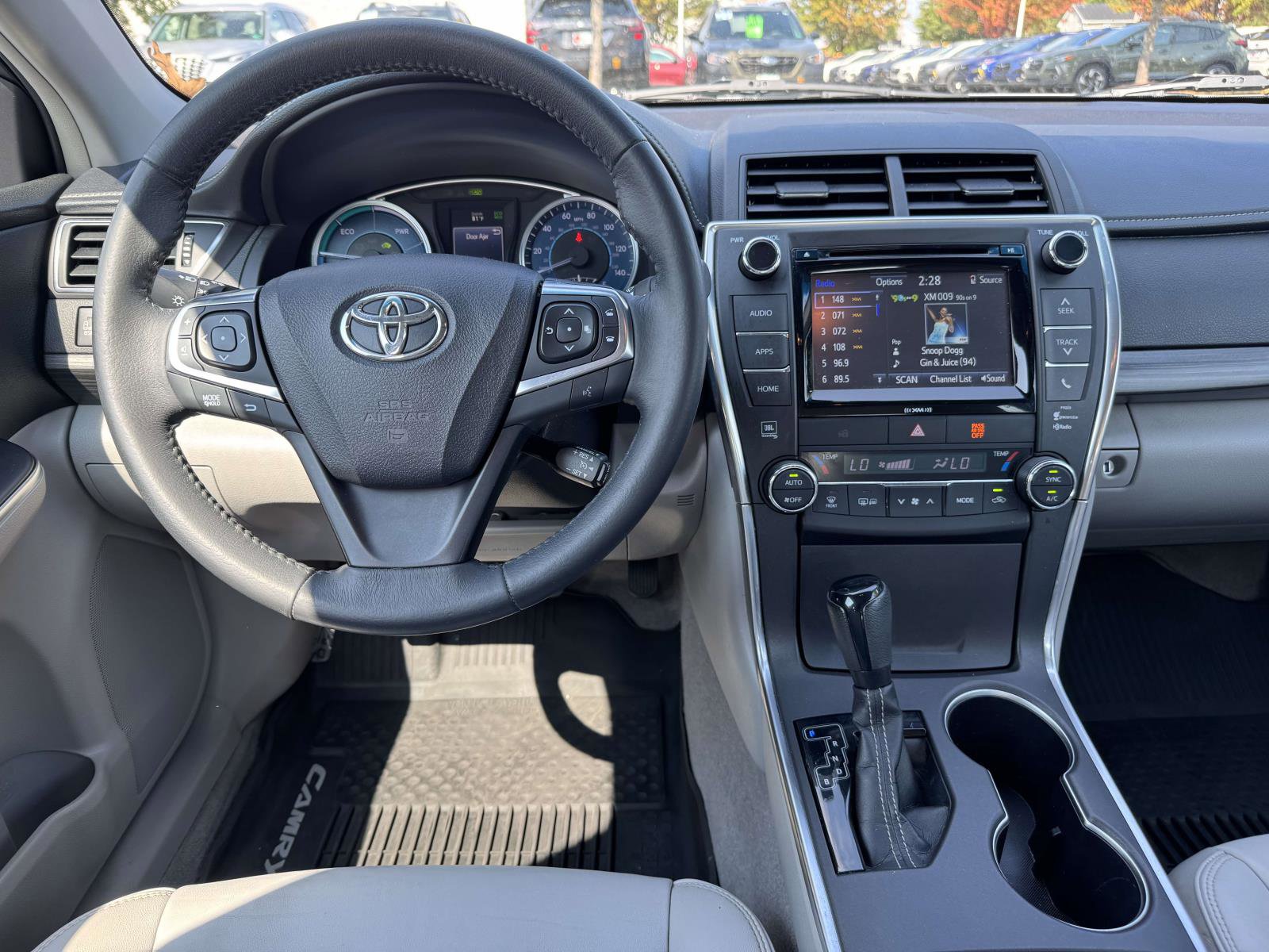 2017 Toyota Camry XLE photo 15