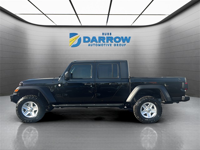 2020 Jeep Gladiator Sport photo 2