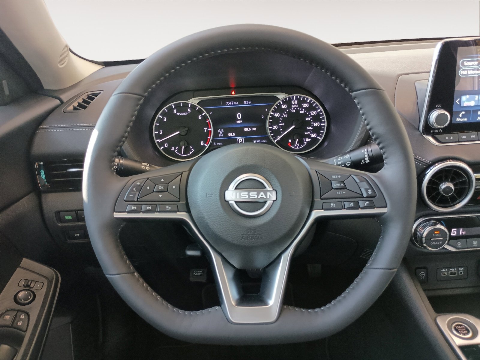 2025 Nissan Sentra SV photo 10