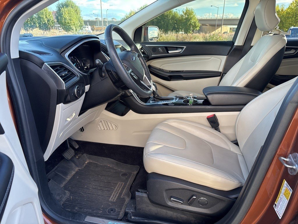 2017 Ford Edge Titanium photo 10