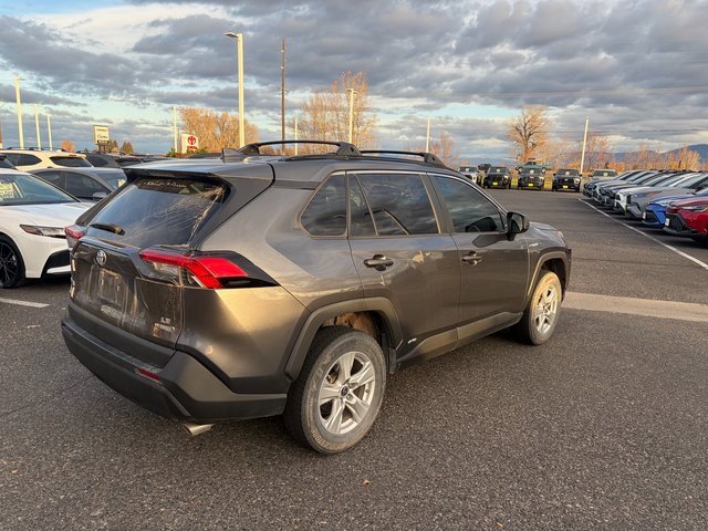 2021 Toyota RAV4 Hybrid LE photo 3
