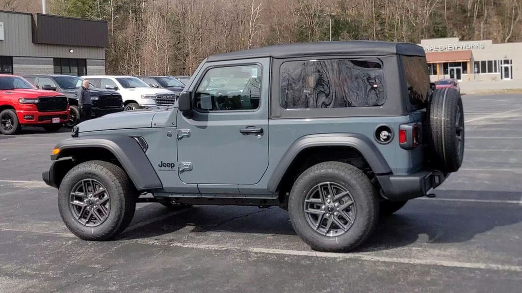 2025 Jeep Wrangler Sport S photo 4