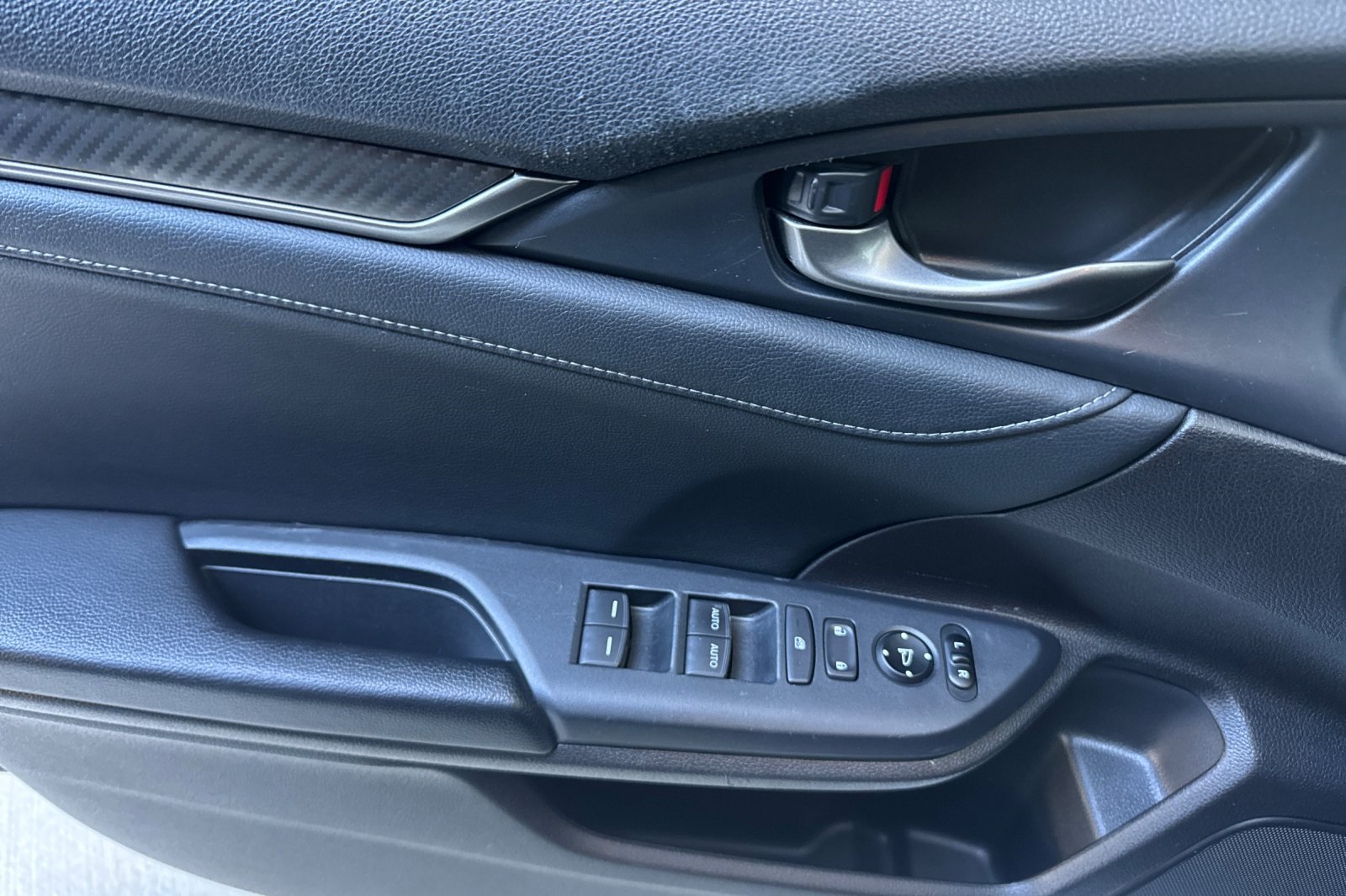 2019 Honda Civic Sport Touring photo 11