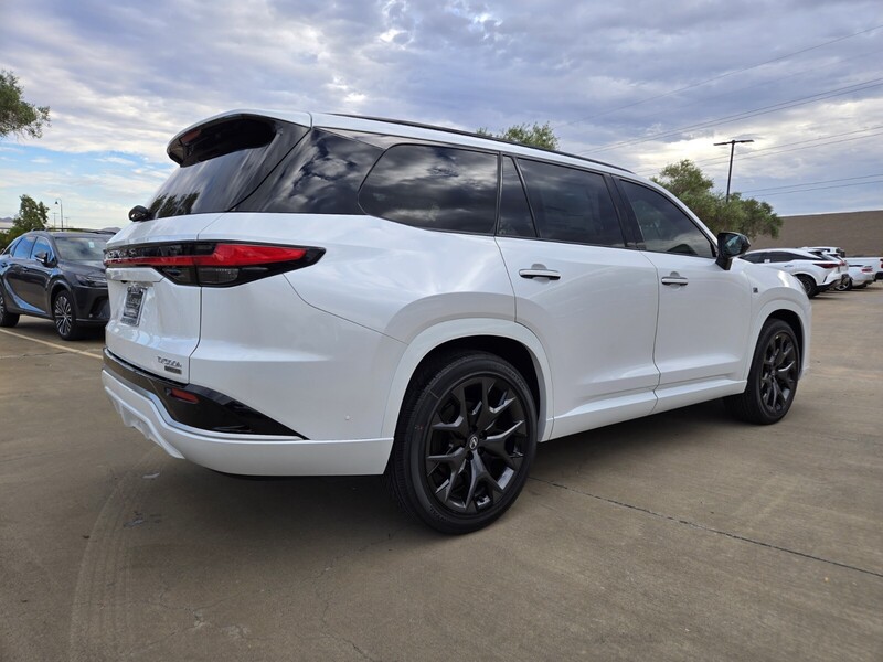 2026 Lexus TX 500h F SPORT Performance Premium photo 3