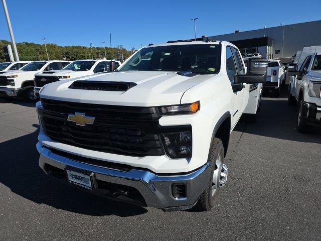 2024 Chevrolet Silverado 3500HD Work Truck photo 3