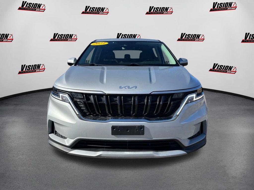 2023 Kia Carnival LX photo 2