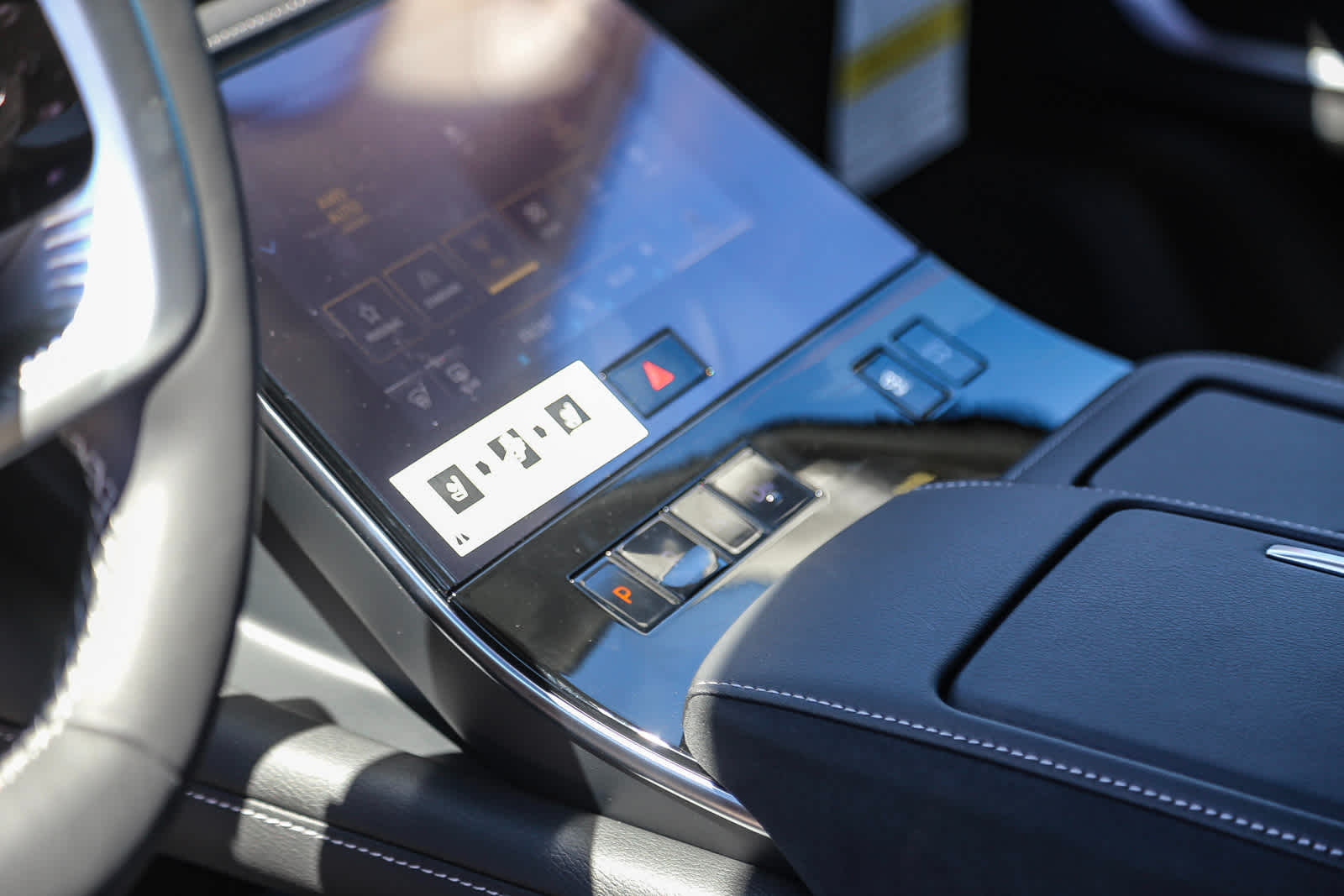 2025 Infiniti QX80 Luxe photo 22
