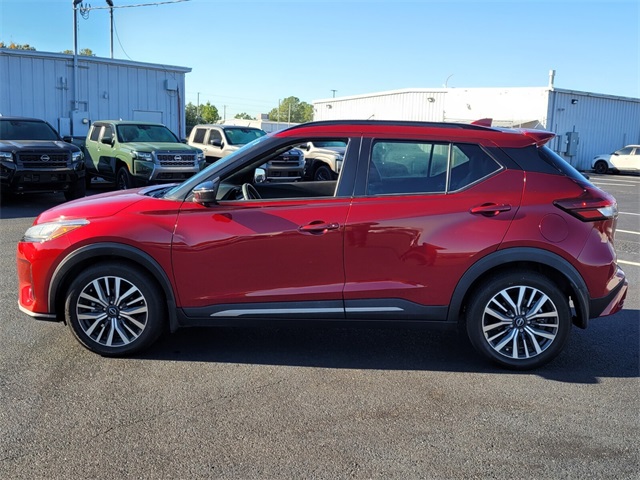 2023 Nissan Kicks SR photo 4