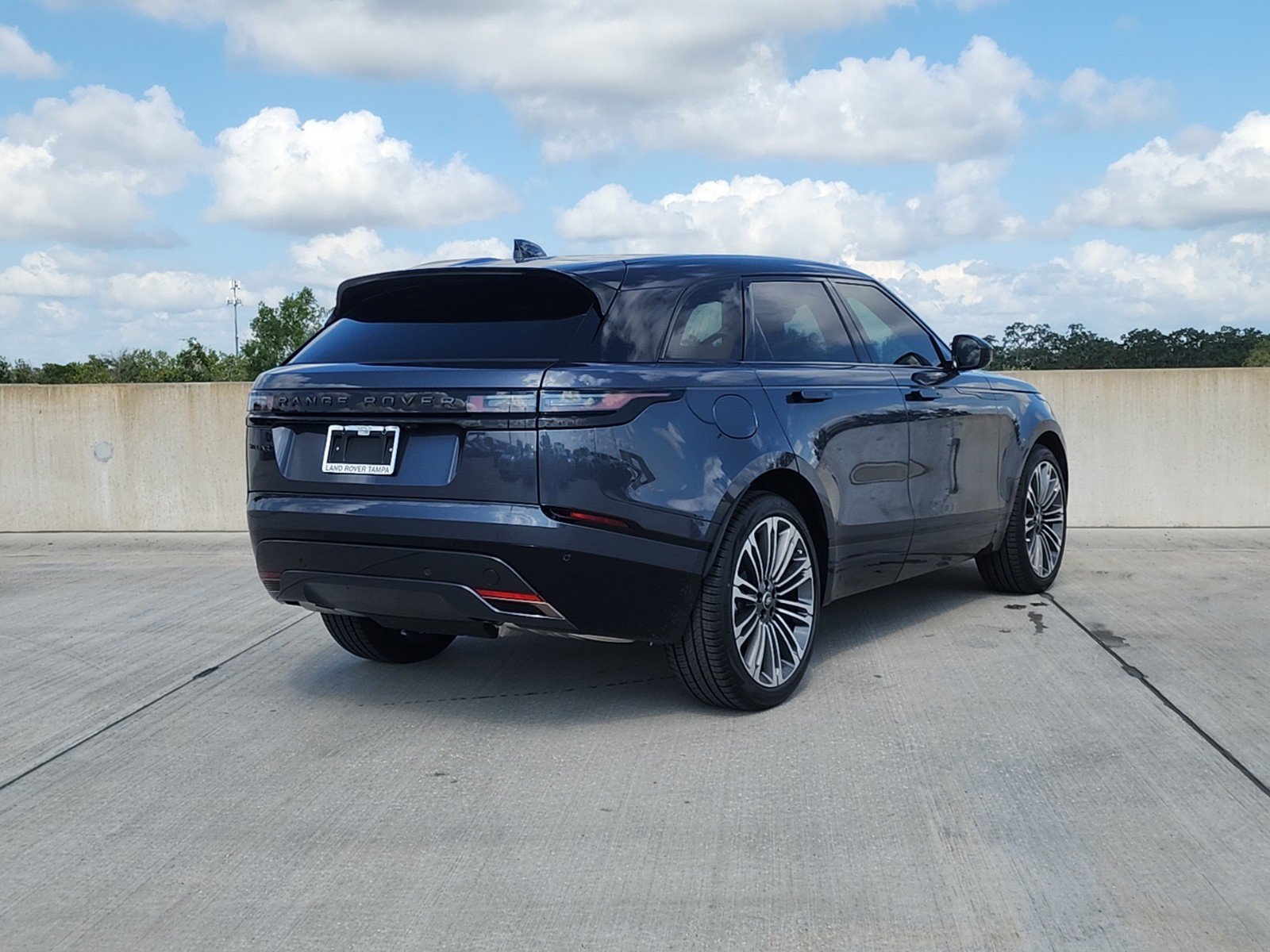 New 2024 Land Rover Range Rover Velar P400 Dynamic HSE 4 Door in Tampa