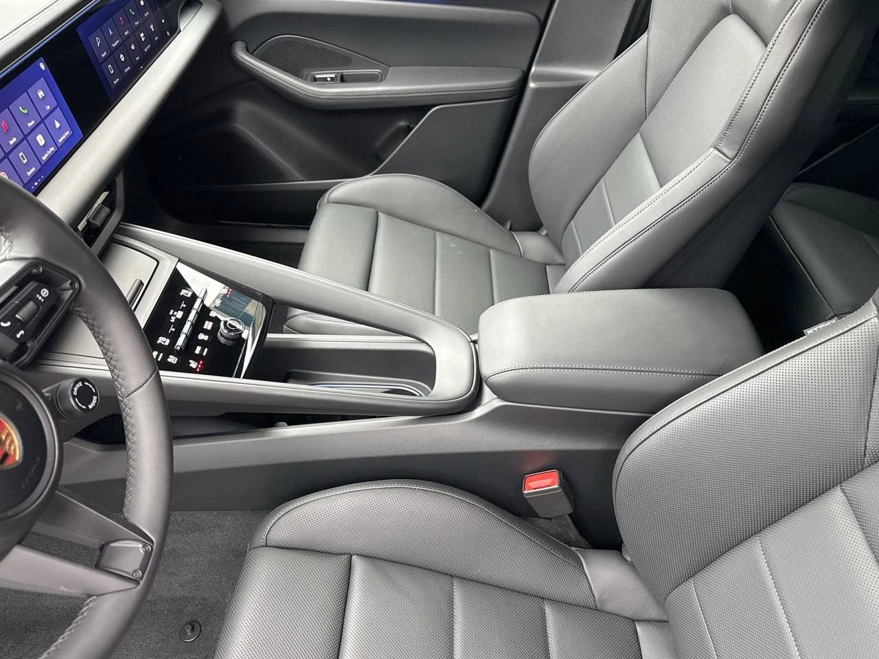 2024 Porsche Macan 4 Electric photo 25