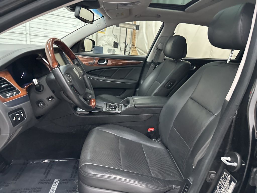 2014 Hyundai Equus Signature photo 17