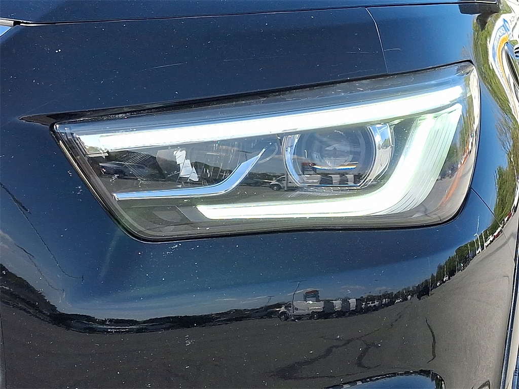 2019 Infiniti QX80 Luxe photo 7