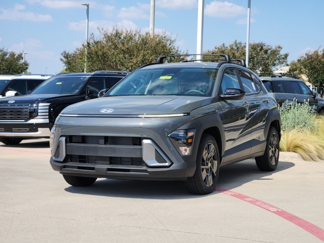 2026 Hyundai Kona SEL photo 2