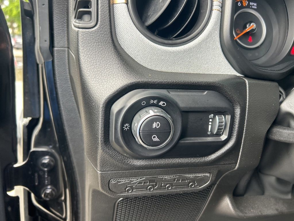 2024 Jeep Gladiator photo 31