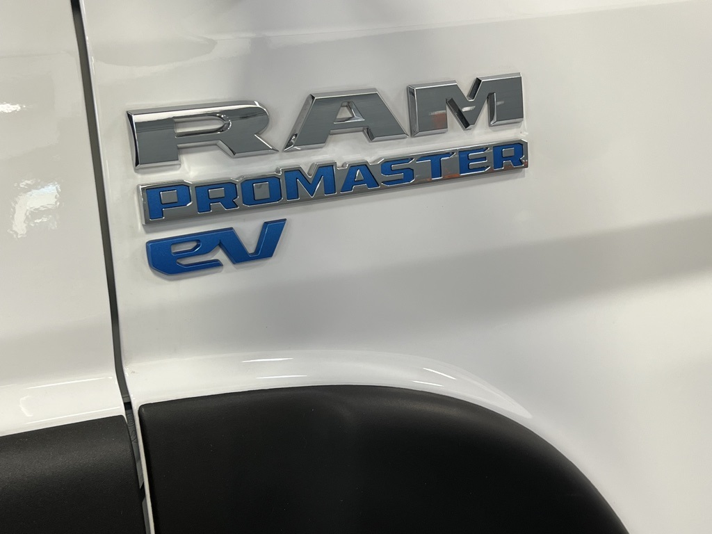2024 Ram 3500 photo 8