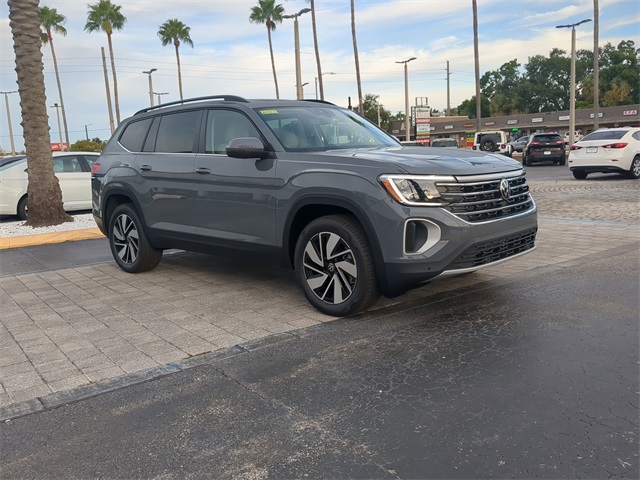 2026 Volkswagen Atlas SE Technology photo 2
